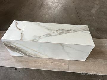 Tavolo salotto rivestitio gres effetto marmo