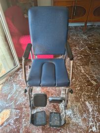 Sedia a rotelle per anziano/disabile