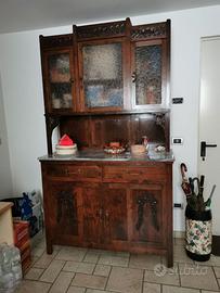 Credenza di antiquariato in stile Liberty