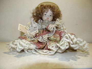 Bambola in Porcellana  Edizione Limitata, Dipinta