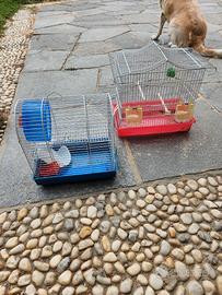 Gabbiette uccellino e criceto