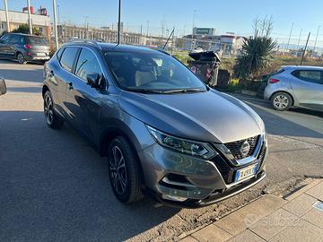 Nissan qashqai n connecta