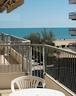 4-11-luglio-fronte-lato-mare-piscina-5-6px-1camera