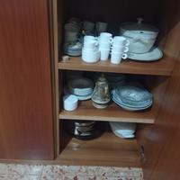 set di piatti e bicchieri 