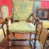 Coppia di poltrone a rocchetto in noce