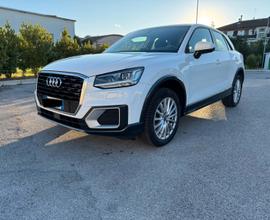 AUDI Q2 1.6 TDI Desing Business Navi Led