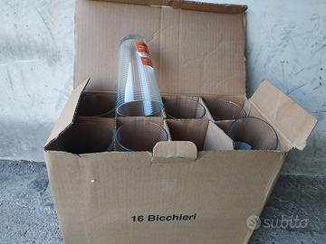 Set di 16 bicchieri da bibita