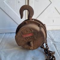 Paranco a catena manuale 250 kg  - catena 280 cm