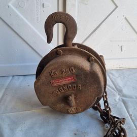 Paranco a catena manuale 250 kg  - catena 280 cm