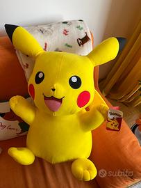 Peluche pikachu gigante NUOVO