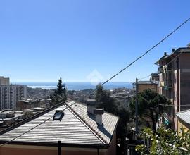 CASA SEMINDIPENDENTE A GENOVA