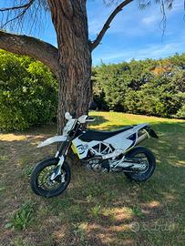 Husqvarna 701 Supermoto