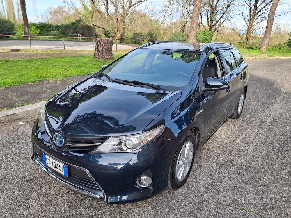 TOYOTA Auris