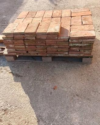 Tavelle antiche per tetto in legno -di recupero