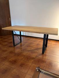 Tavolo-Scultura di Omer Tunca