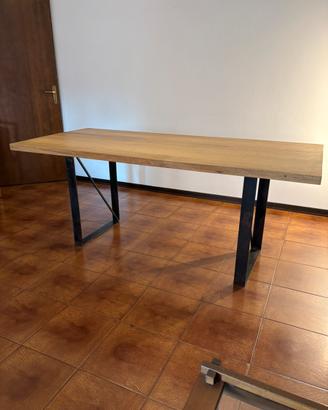 Tavolo-Scultura di Omer Tunca