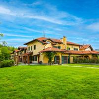 IMMOBILE DI PREGIO CON GIARDINO