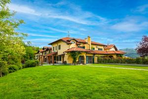 IMMOBILE DI PREGIO CON GIARDINO