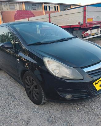 Opel Corsa 2011---1.2 Benzina Neopatentati