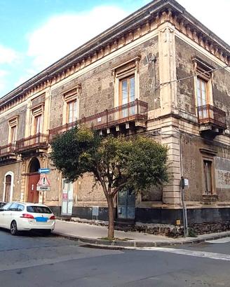 Palazzo d'epoca zona centrale