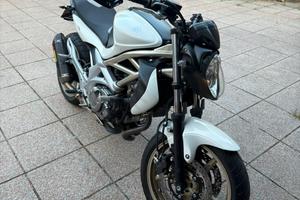 Suzuki gladius 650
