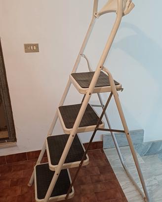 Scala per lavori domestici.