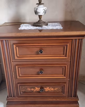 comodino letto