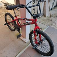 bicicletta BMX