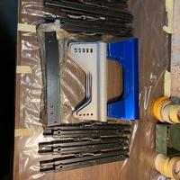 Materiale accessorio seggiolini corsa
