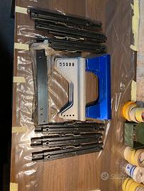 Materiale accessorio seggiolini corsa