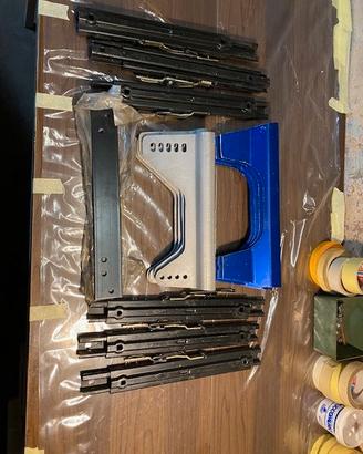 Materiale accessorio seggiolini corsa