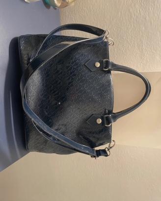 Borsa blu in vernice