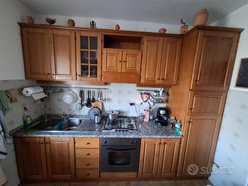 cucina in legno castagno