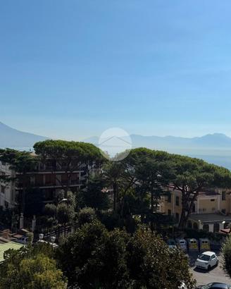 6 LOCALI A NAPOLI
