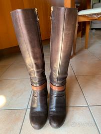 Stivali Geox marroni in pelle con tacco