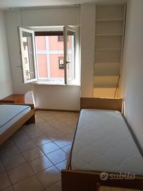 Stanza con uso cucina e bagno via Donsordo