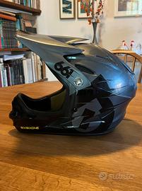 Casco mtb sixsixone