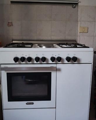 Cucina a gas con forno De Longhi