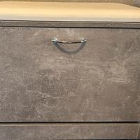 Scarpiera moderna beige e grigio