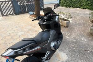 Honda integra 750 s