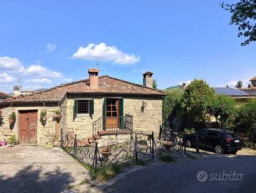 Rustico / Casale di 82 m² con 4 locali a Rufina