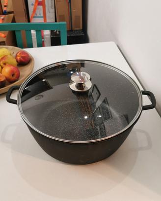 pentola antiaderente con coperchio