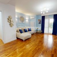 Quadrilocale con ampio spazio esterno e box auto