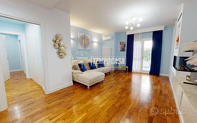 Quadrilocale con ampio spazio esterno e box auto