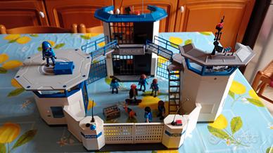 stazione polizia playmobil, 8 poliziotti e 2 cani