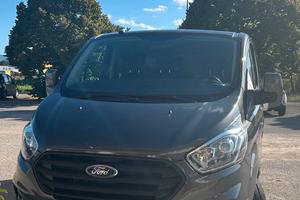 autovettura per trasporti di persone