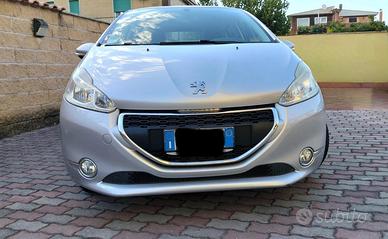 Peugeot 208 1.2 benzina