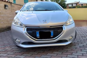 Peugeot 208 1.2 benzina