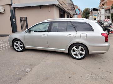 Toyota Avensis 2.2 D-4D 16V Station Wagon