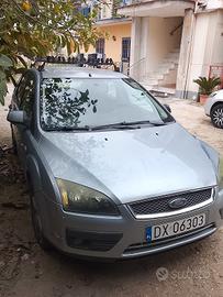 FORD FOCUS 2005 TARGA ESTERA